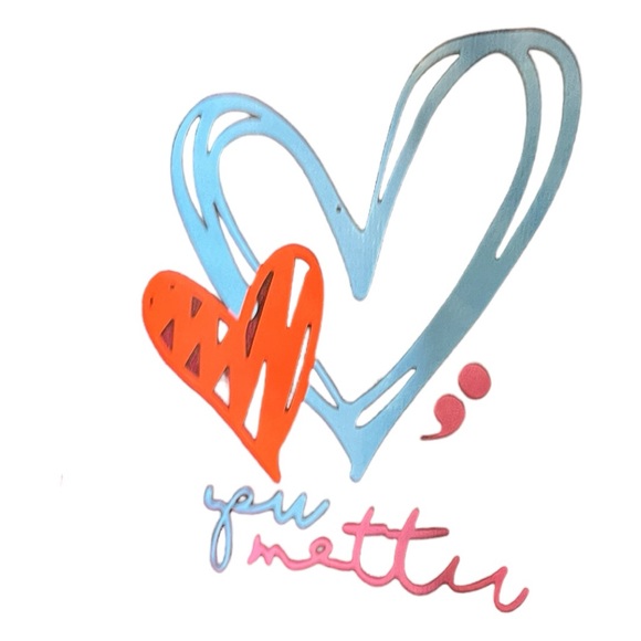 A cute plus size t-shirt in size 2-3X - Picture 2 of 5